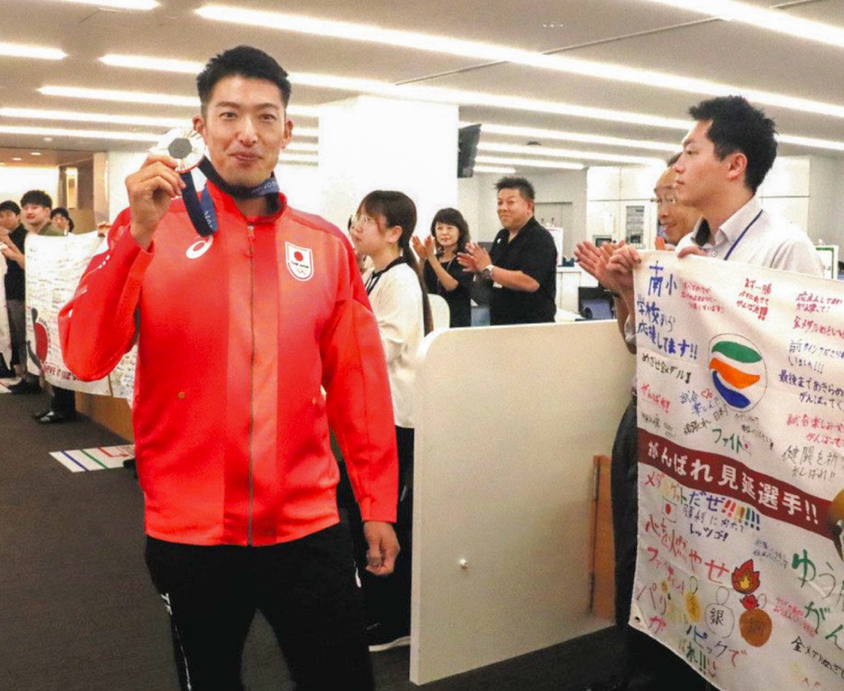 見延選手の力の源とは？　　越前市役所で五輪「銀」報告