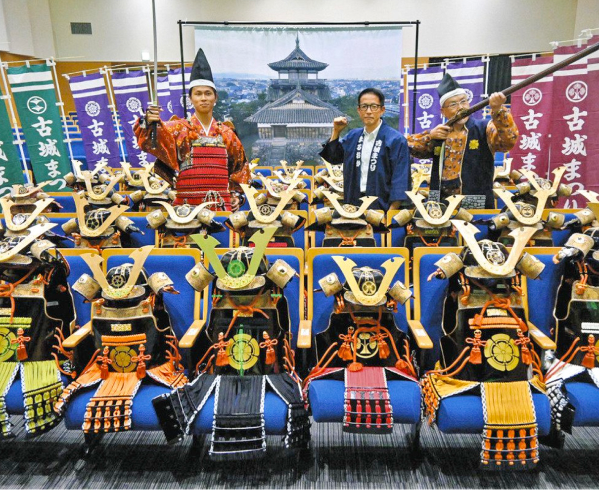 甲冑姿で綱引き合戦　　10月12、13日「丸岡古城まつり」