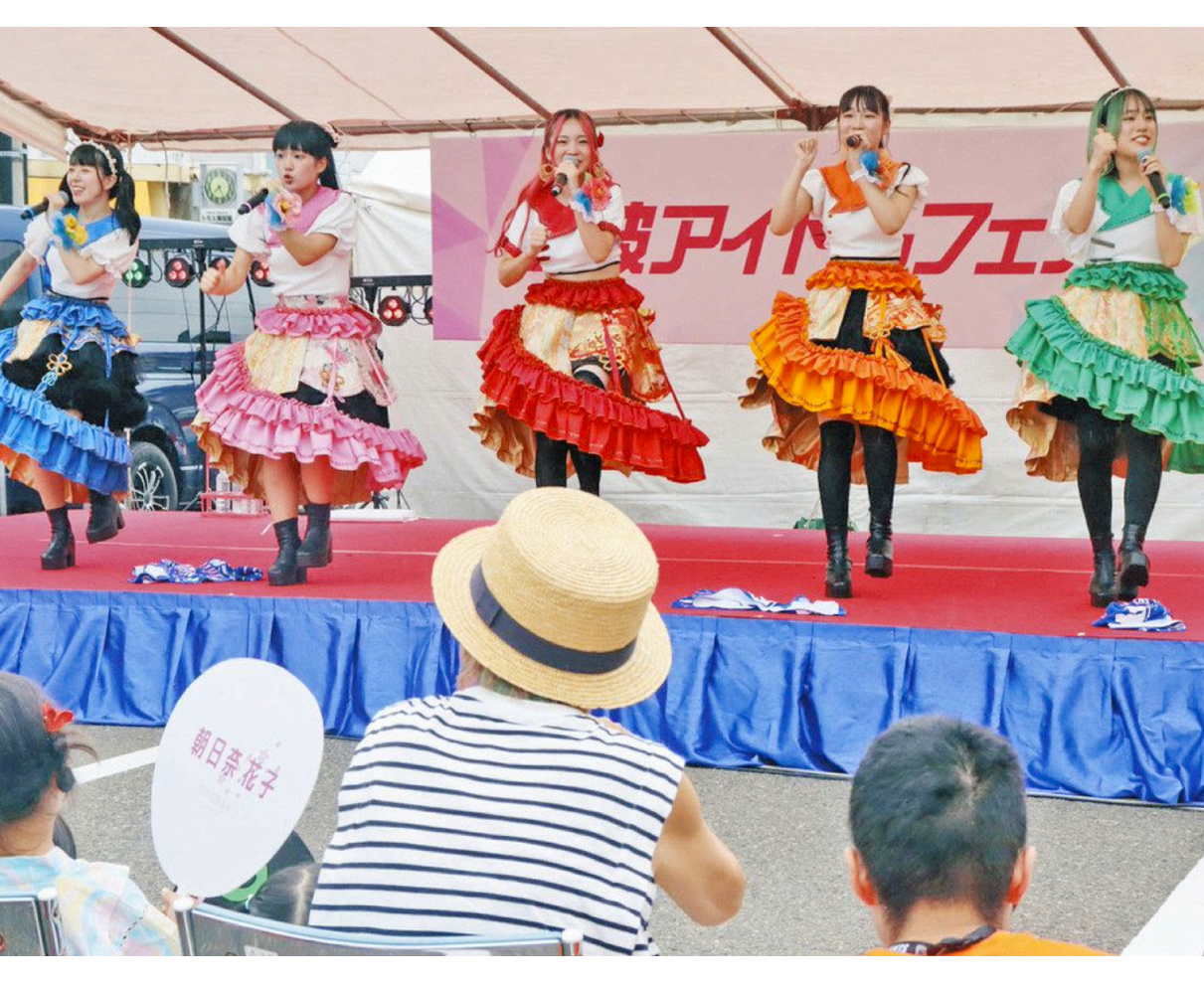 敦賀まつり　華やか幕開け　大行進やアイドルライブ
