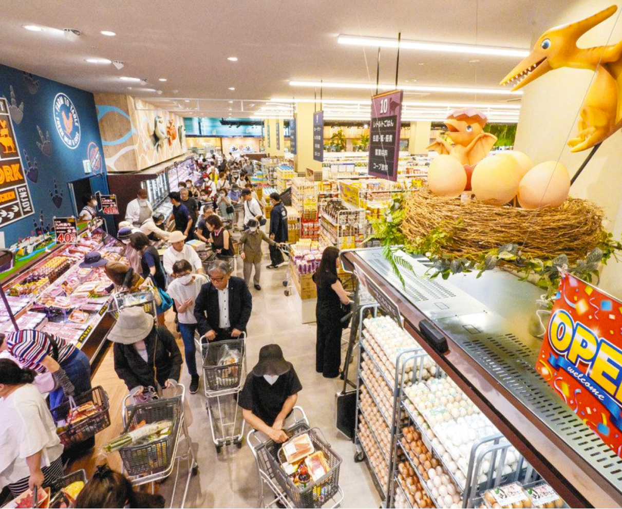 福井駅東　スーパー空白解消　ハーツ恐竜きょうオープン　地元高齢者ら歓迎