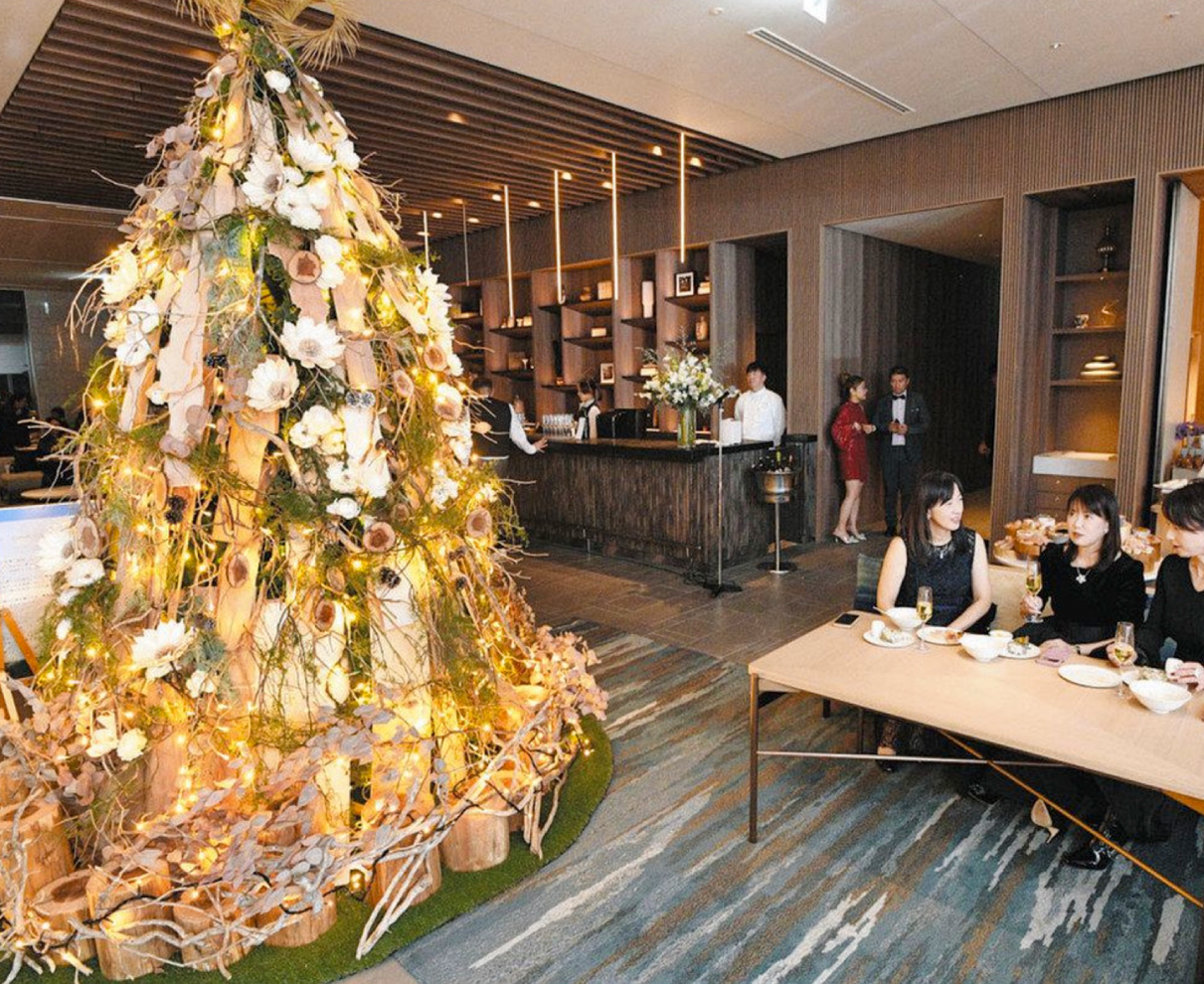 持続可能なクリスマスツリー　コートヤード福井で点灯