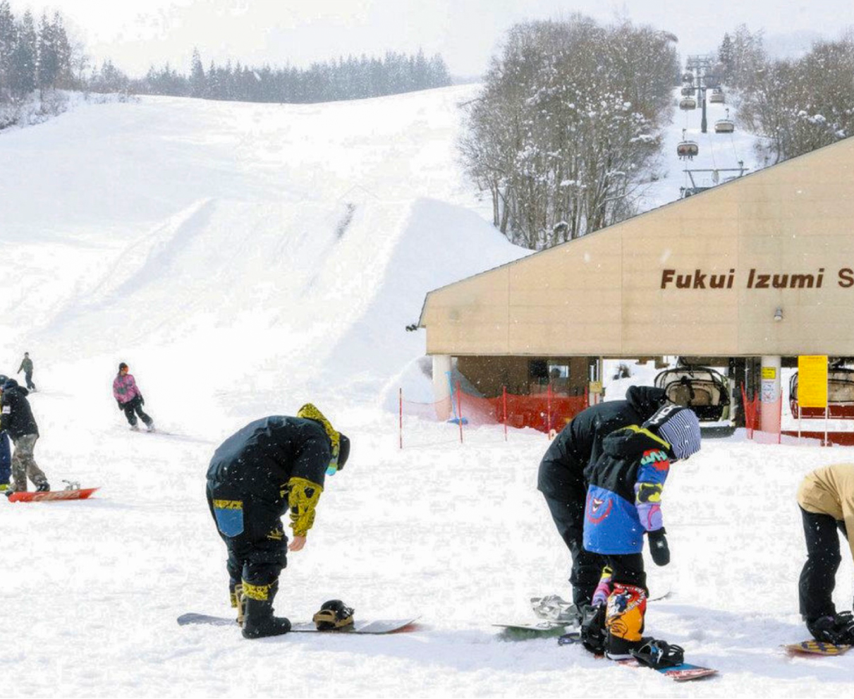 大野の福井和泉スキー場　県内トップのオープン