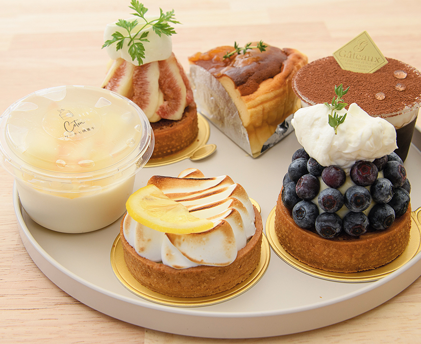 Coton ケーキと焼菓子｜小さなケーキ屋さんで出会う、 季節のフルーツをまとったスイーツ。