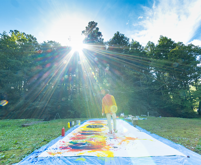 【10/18～12/14】大地と一つになった作品を現地で制作。県内初の“美術館での販売個展”、「長坂真護展」が開催｜金津創作の森