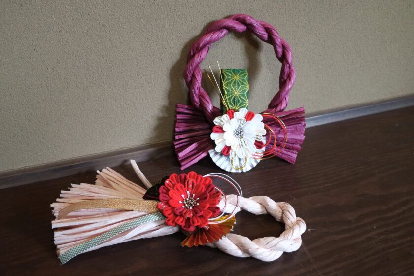 つまみ細工のしめ縄飾り