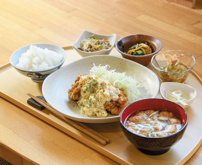 「選ぶ楽しさ」をプラスした、手間ひまかけた幸せご飯♪｜アケル食堂