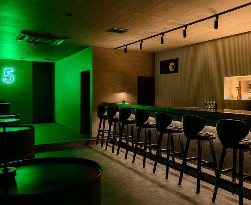 TEQUILA & SOUND BAR FIVE｜テキーラと音楽が交わる、隠れ家のようなバー。