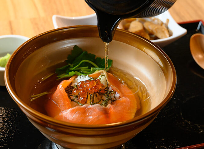 ふくいのこめとだし まるしん｜〆にも、食事にも。出汁が主役の茶漬け専門店誕生。