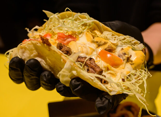 タコスのある人生｜かぶりついた瞬間、広がるしあわせ。本格タコスのお店が福井に登場！