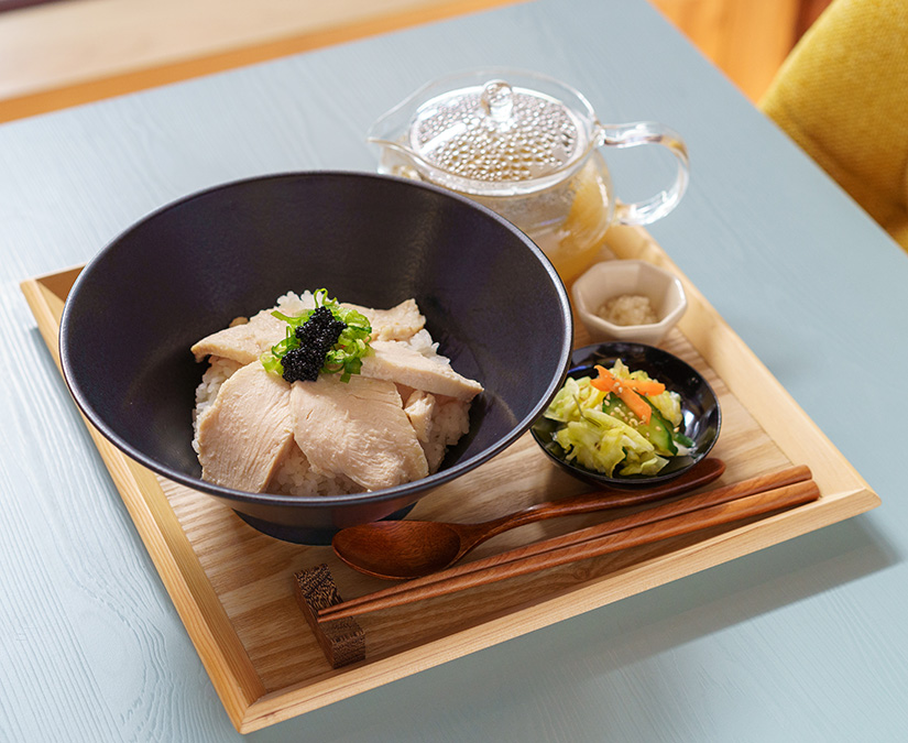 utsuwa CAFE｜世代や国籍も超えて集う、“こうじ”を生かした古民家カフェ。