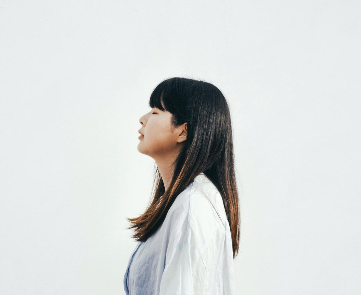 夏が過ぎゆく今だから。シンガーソングライター・大越佑華さんに聞く、ミニアルバム『夏のショートフィルム』のこと。